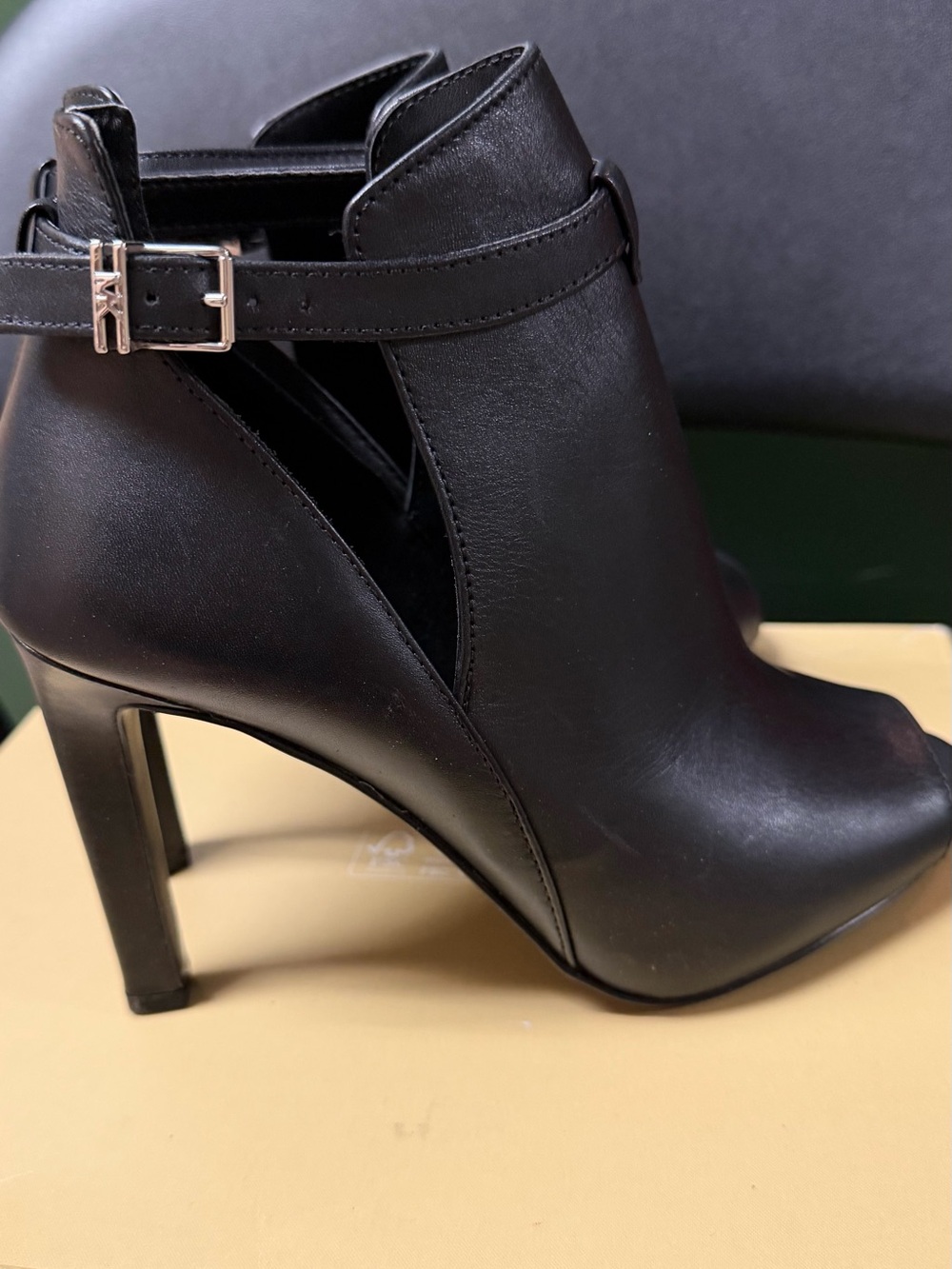 Michael Kors Black Leather High-Heel Ankle Booties with Buckle 6.5m